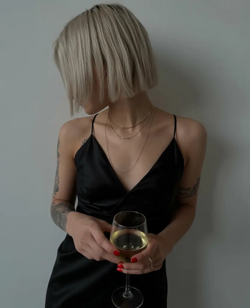 Popular fall haircuts Sleek Blunt Bob