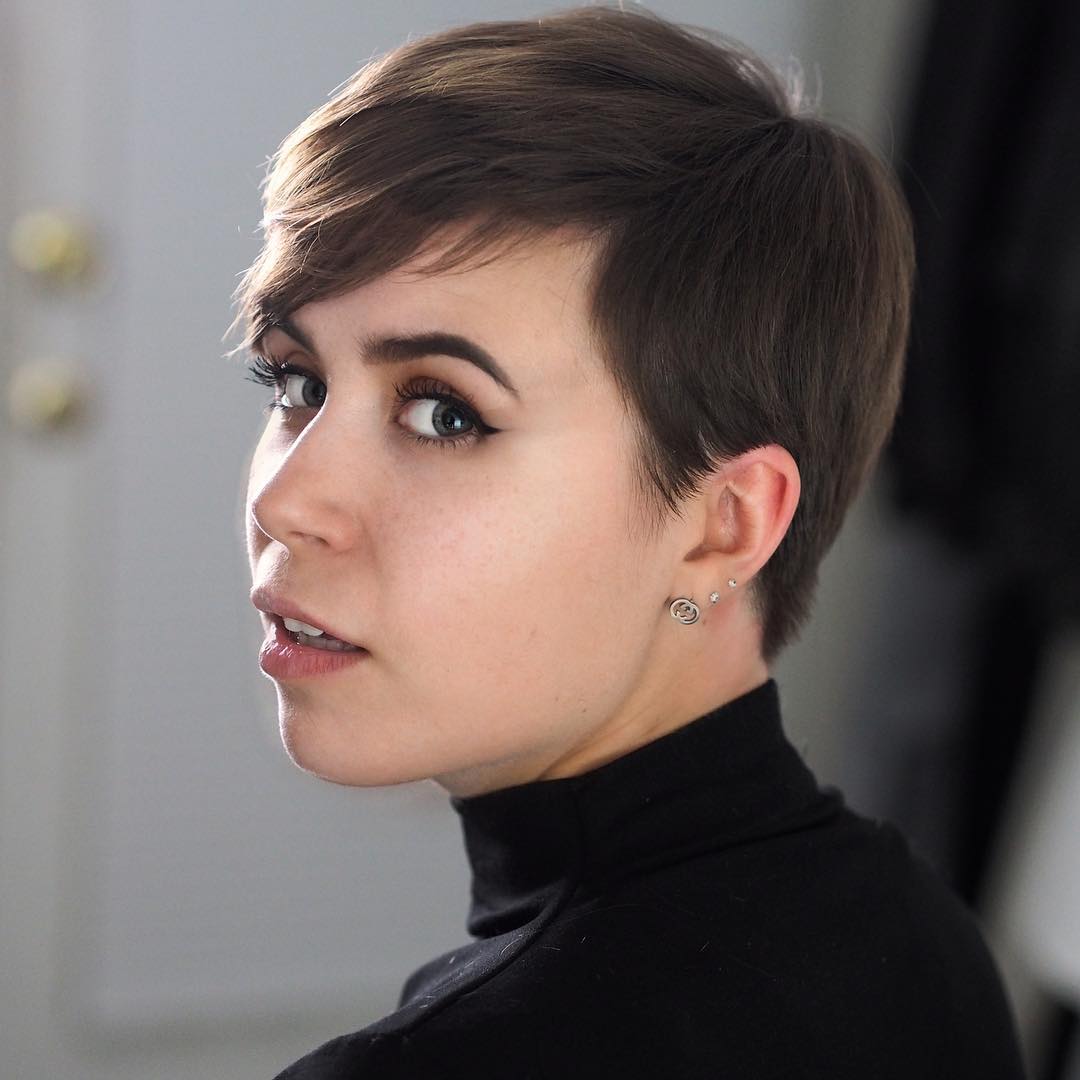 Styling Short Pixie Cut Relaxed Pixie Short Black Hairstyles