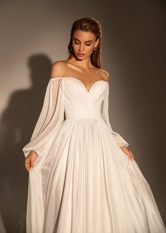 Long Sleeve Wedding Dress Ideas 2024: From Simple Elegance to Vintage ...