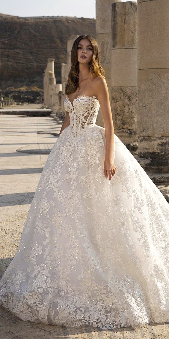 2024 Cinderella Wedding Dresses: Cute Disney Princess Gowns