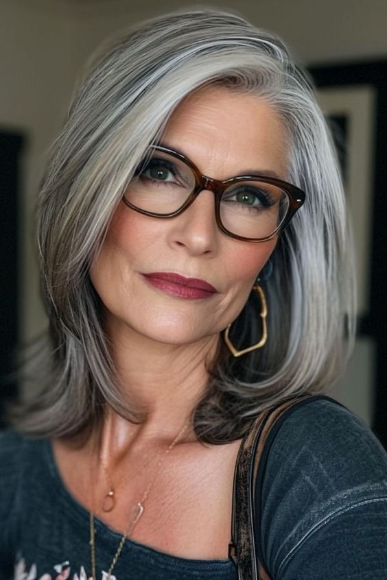 Stay Stylish in Summer 2024: Hairstyles for Women Over 50 - Fall Update ...