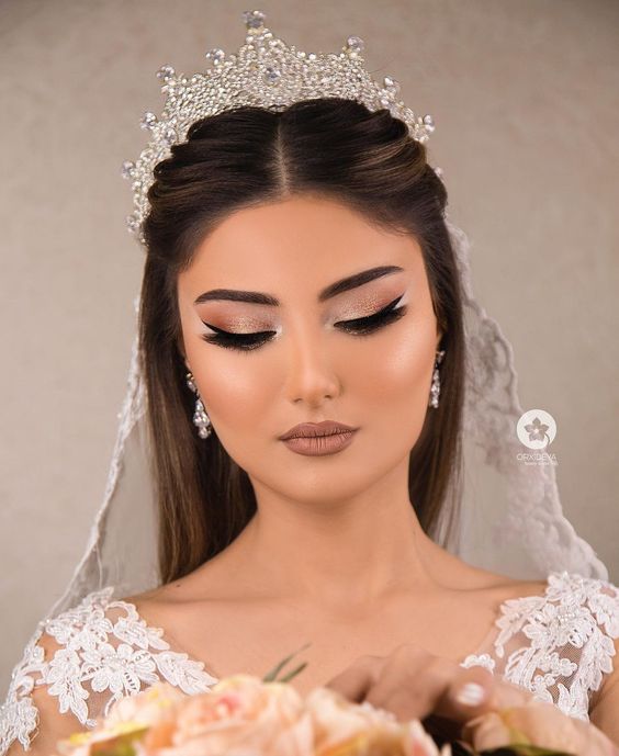 Bridal Elegance: Hairstyles with Veil and Crown in 2024 - Fall Update 2024