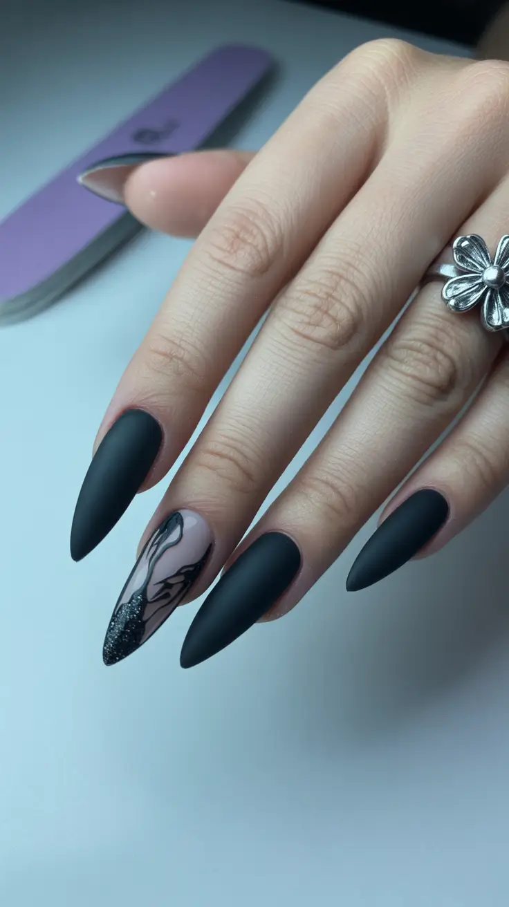 dark-winter-nails-2025-2026-matte-noir-whispers