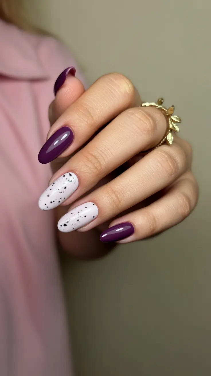 dark-winter-nails-2025-2026 Mulberry Speckle Charm