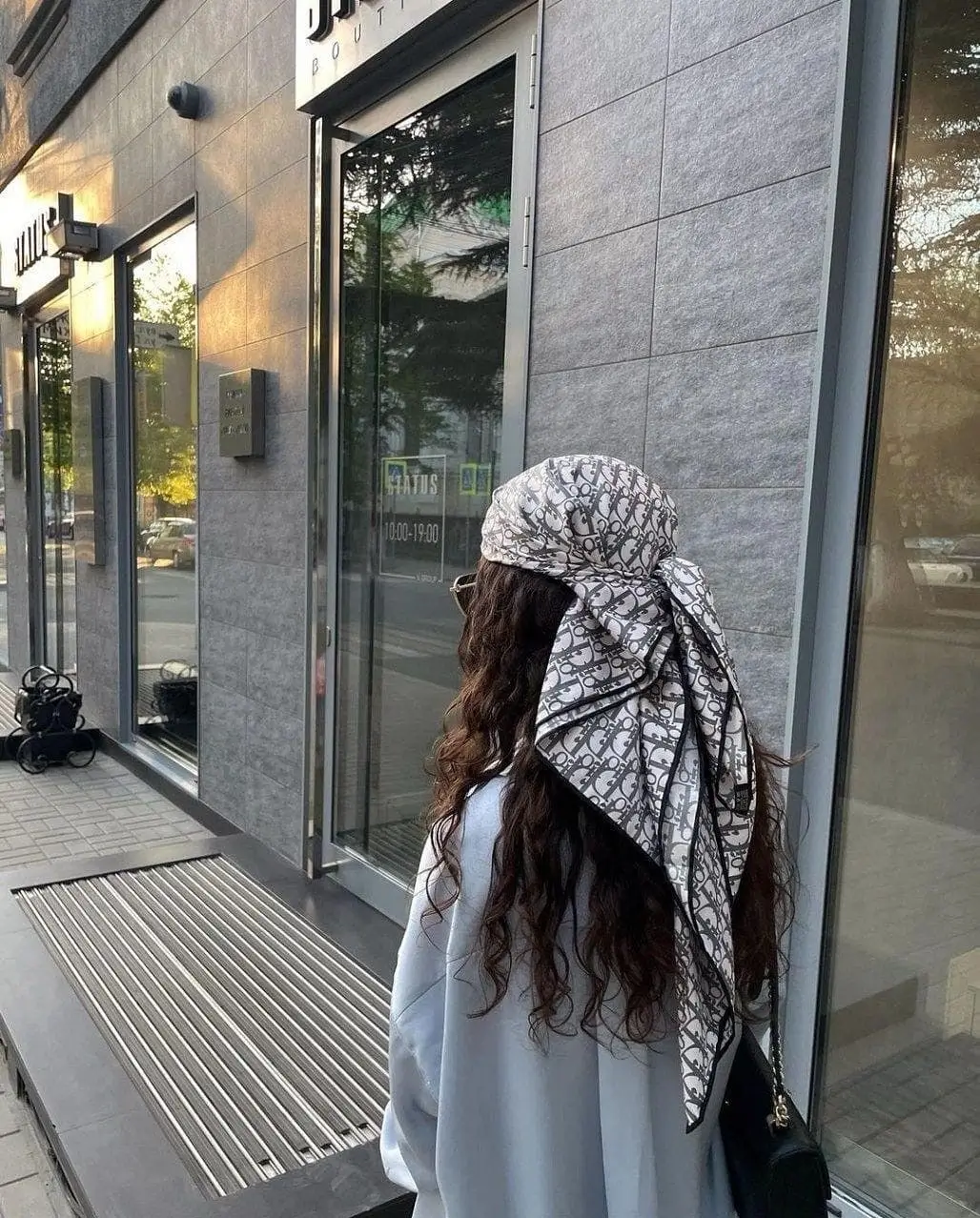 A head bandana summer 2026 Statement Length and Elevated Street Style