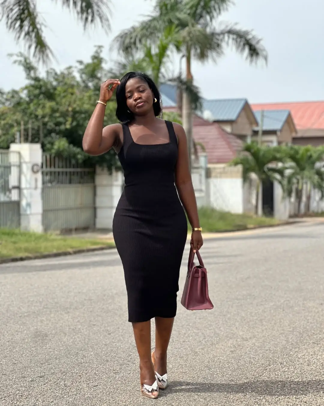 bodycon summer outfits 2026 Clean lines and everyday confidence in a black midi