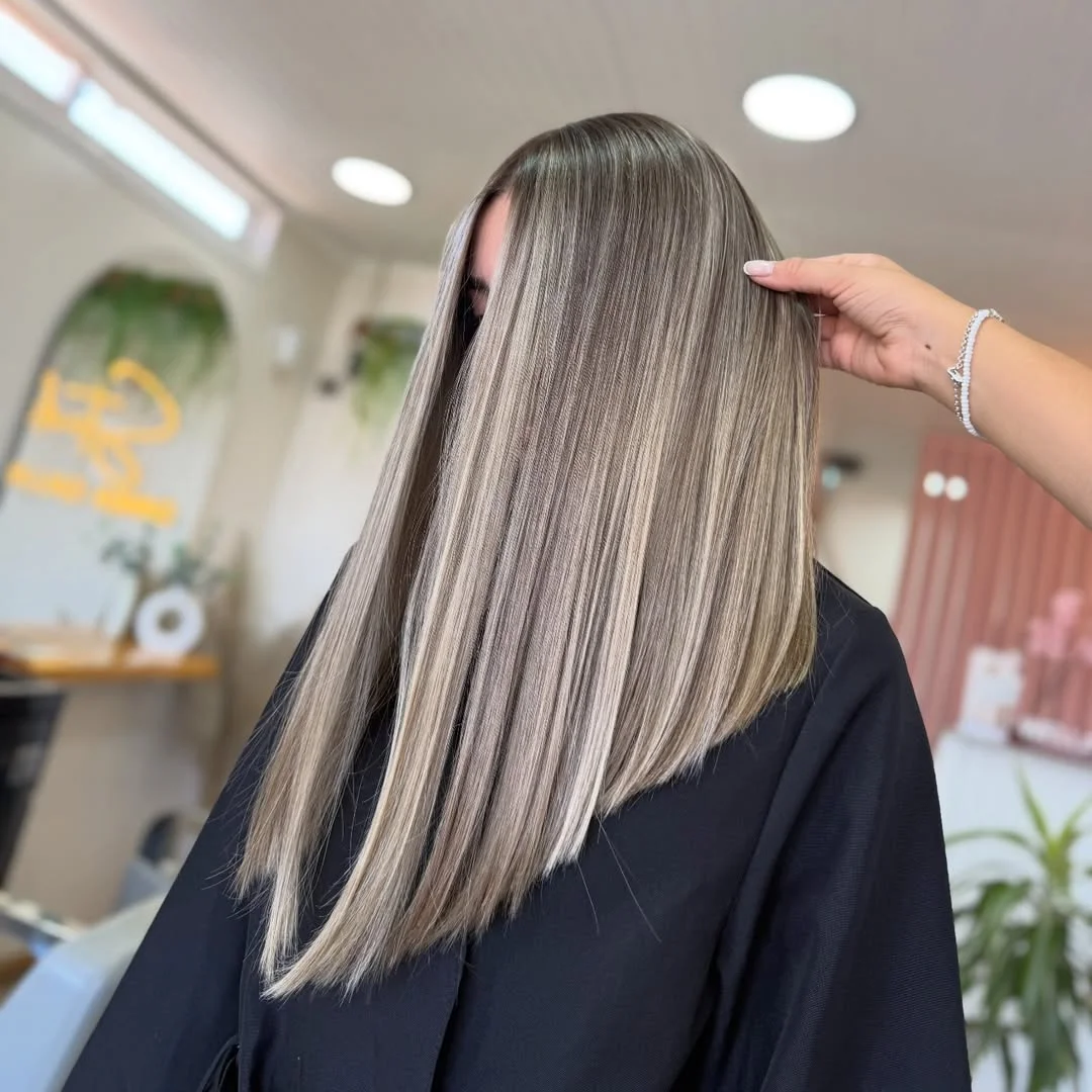 flattering summer haircuts for plus size women 2026 Cool-Toned Sleek Mid Length with Dimensional Blonde