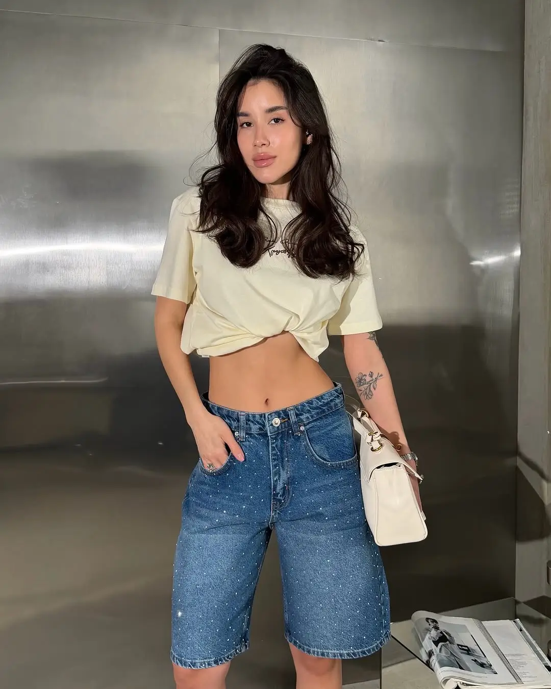 jeans outfit summer 2026 Relaxed summer energy with a playful twist