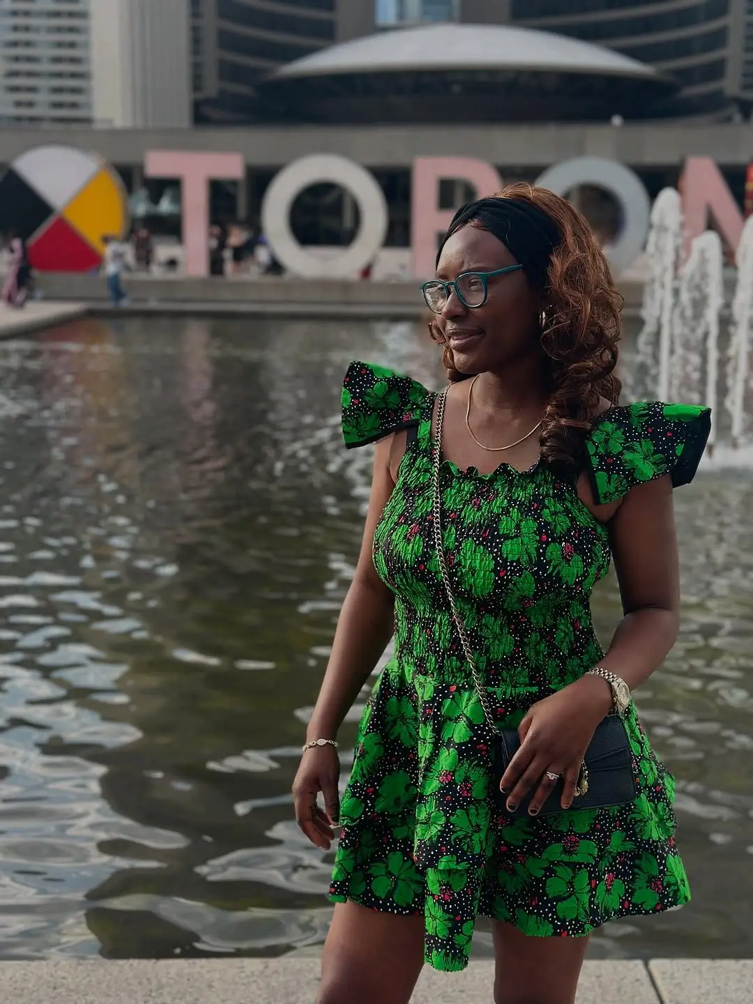 midsize outfits summer 2026 Defined Waistlines and Playful Green Statements