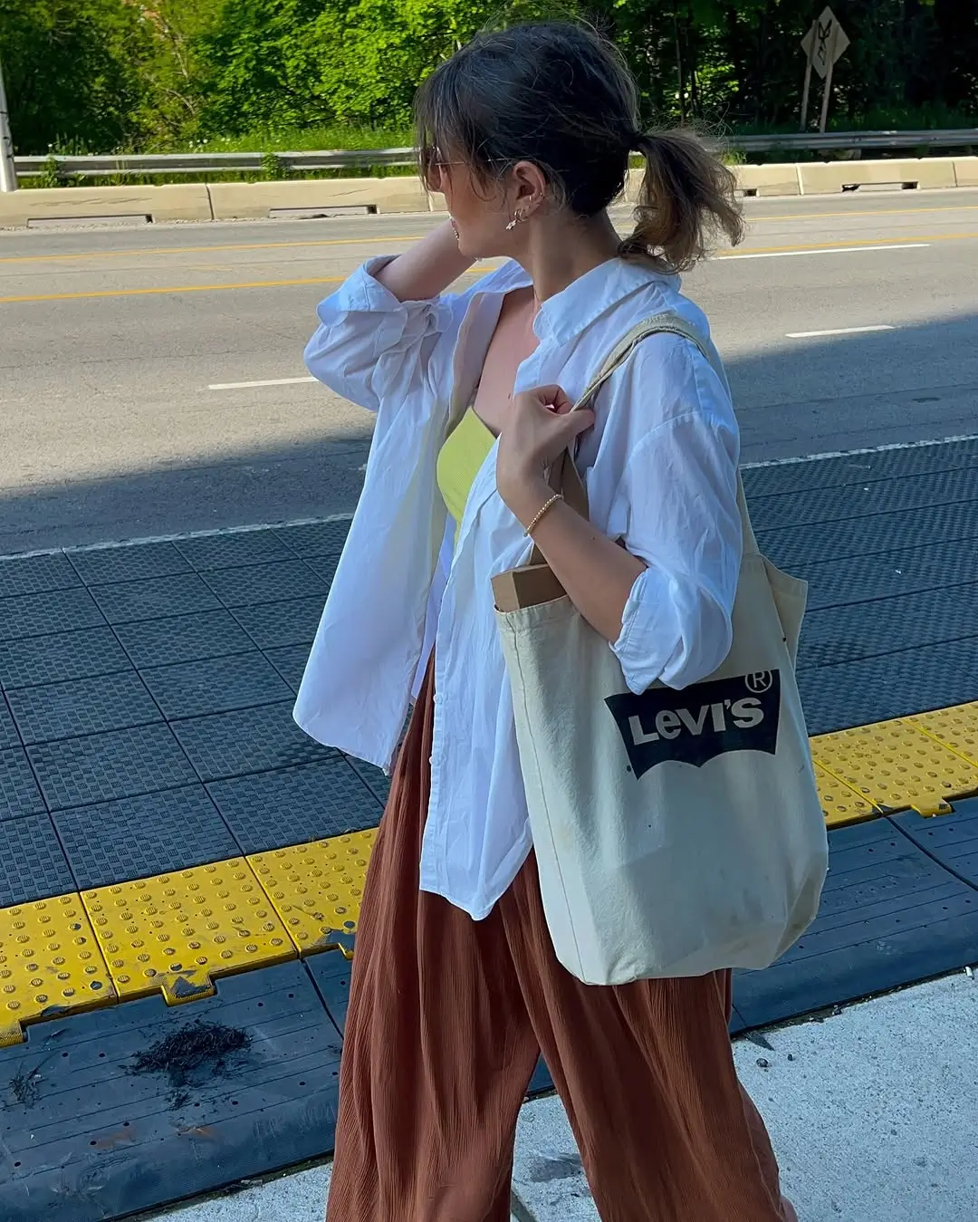 oversized outfits summer 2026 Light Layers and Easy Movement