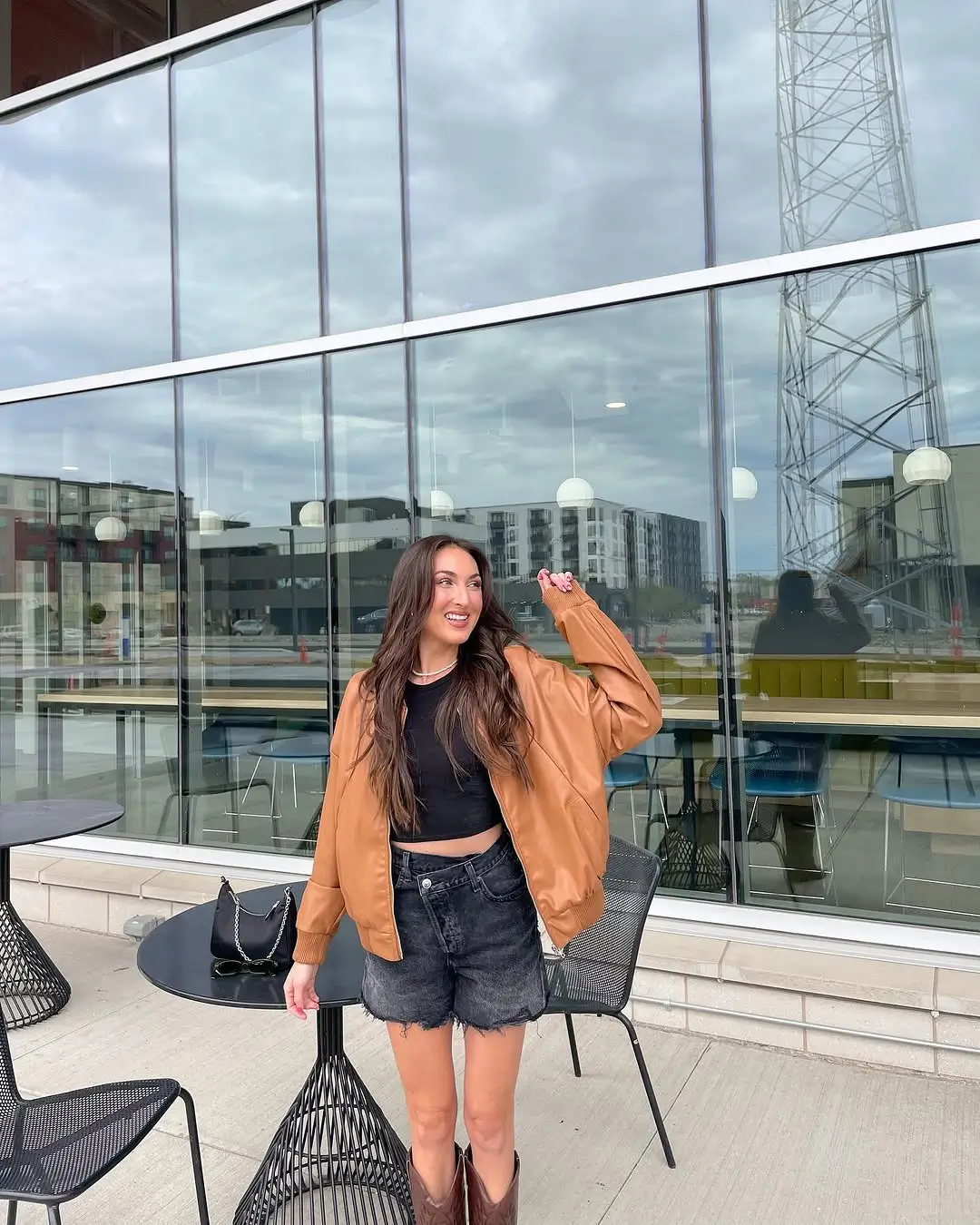 oversized outfits summer 2026 Relaxed Layers with a Downtown Mood