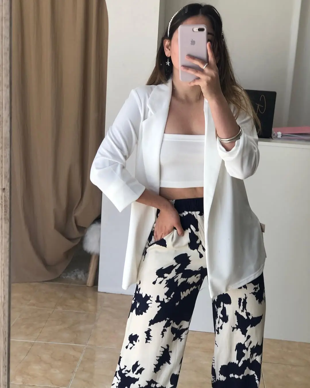 pant outfits summer 2026 Relaxed White and Black Contrast with Soft Movement