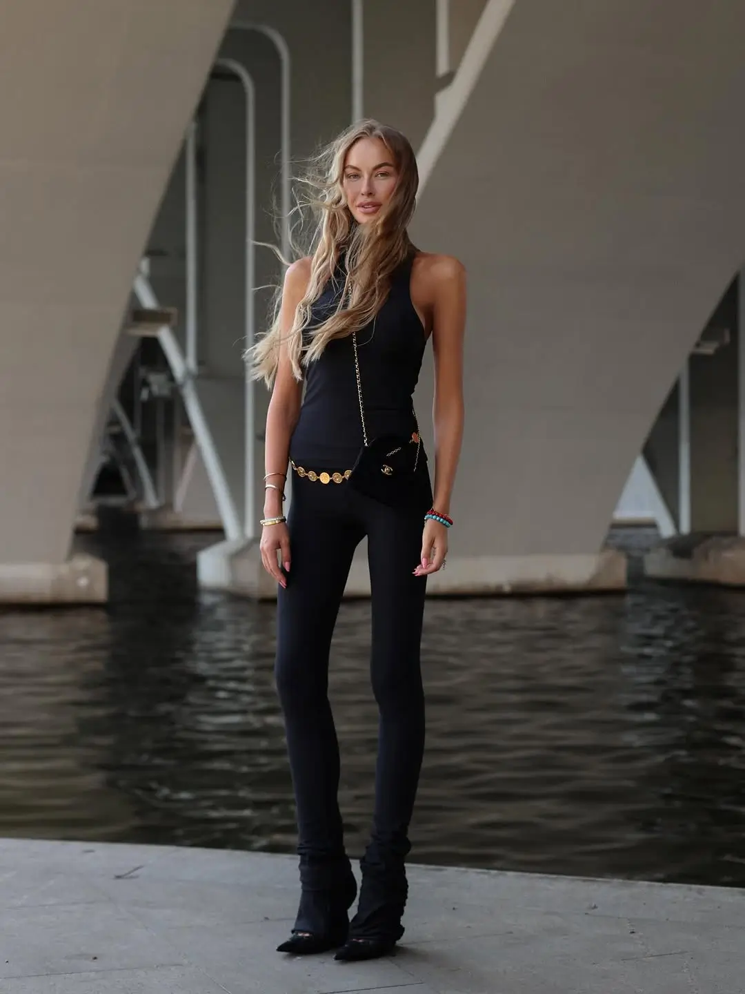 simple casual summer outfits 2026 Sleek All Black Confidence