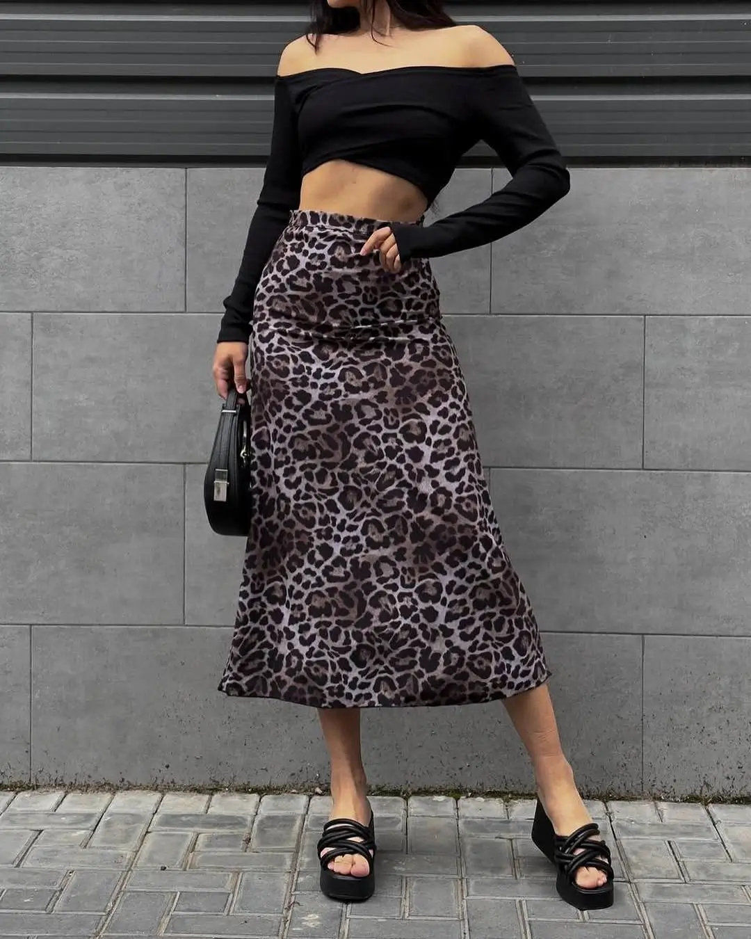 skirt outfits summer 2026 Long leopard lines with a city edge