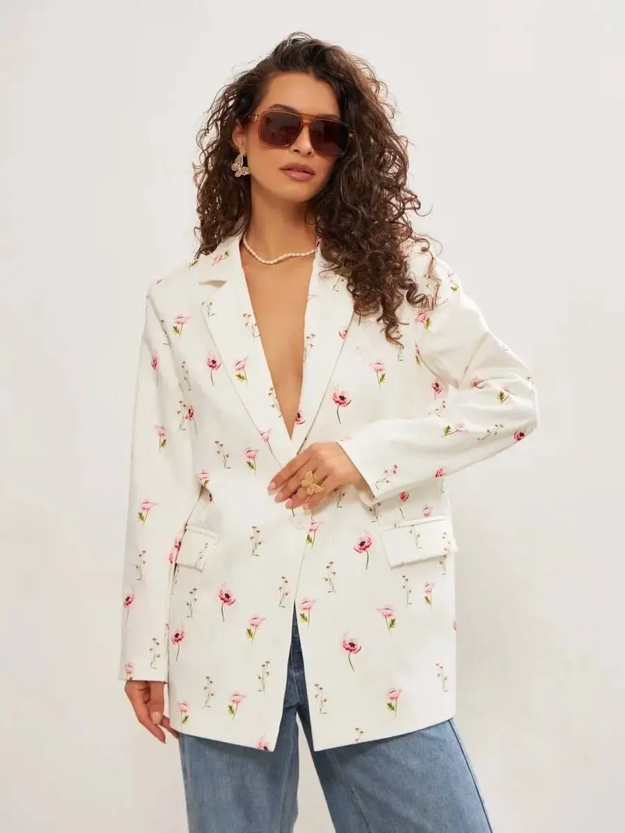 summer blazer outfits 2026 Romantic prints that soften structured silhouettes