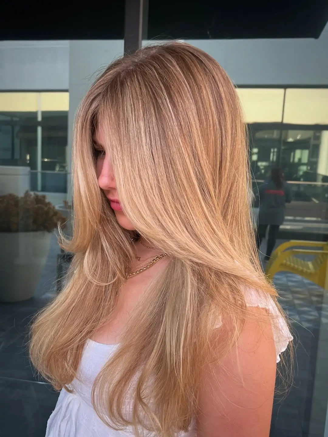 summer blonde hair color for women 2026 Soft Honey Beige Layers That Feel Like Late Afternoon Light