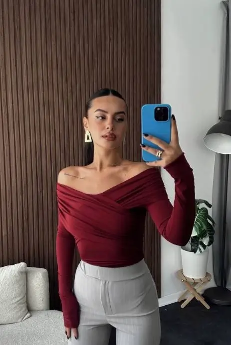 summer bodysuit outfits 2026 Off Shoulder Drama in Deep Red