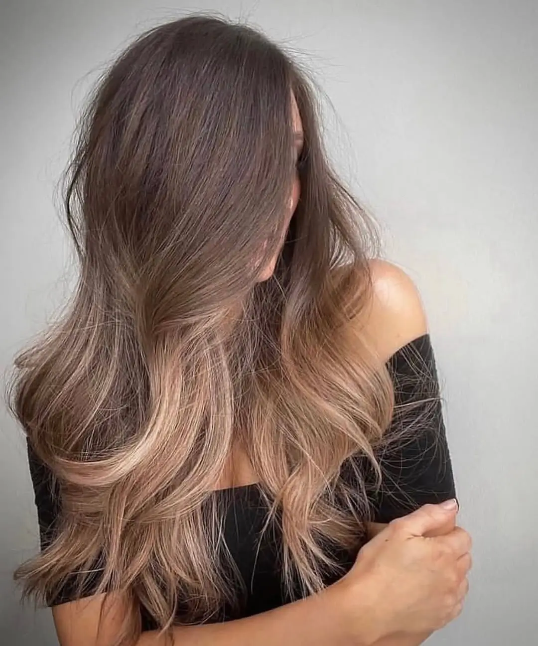 summer brunette hair color for women 2026 Soft Latte Waves with Honey Dimension