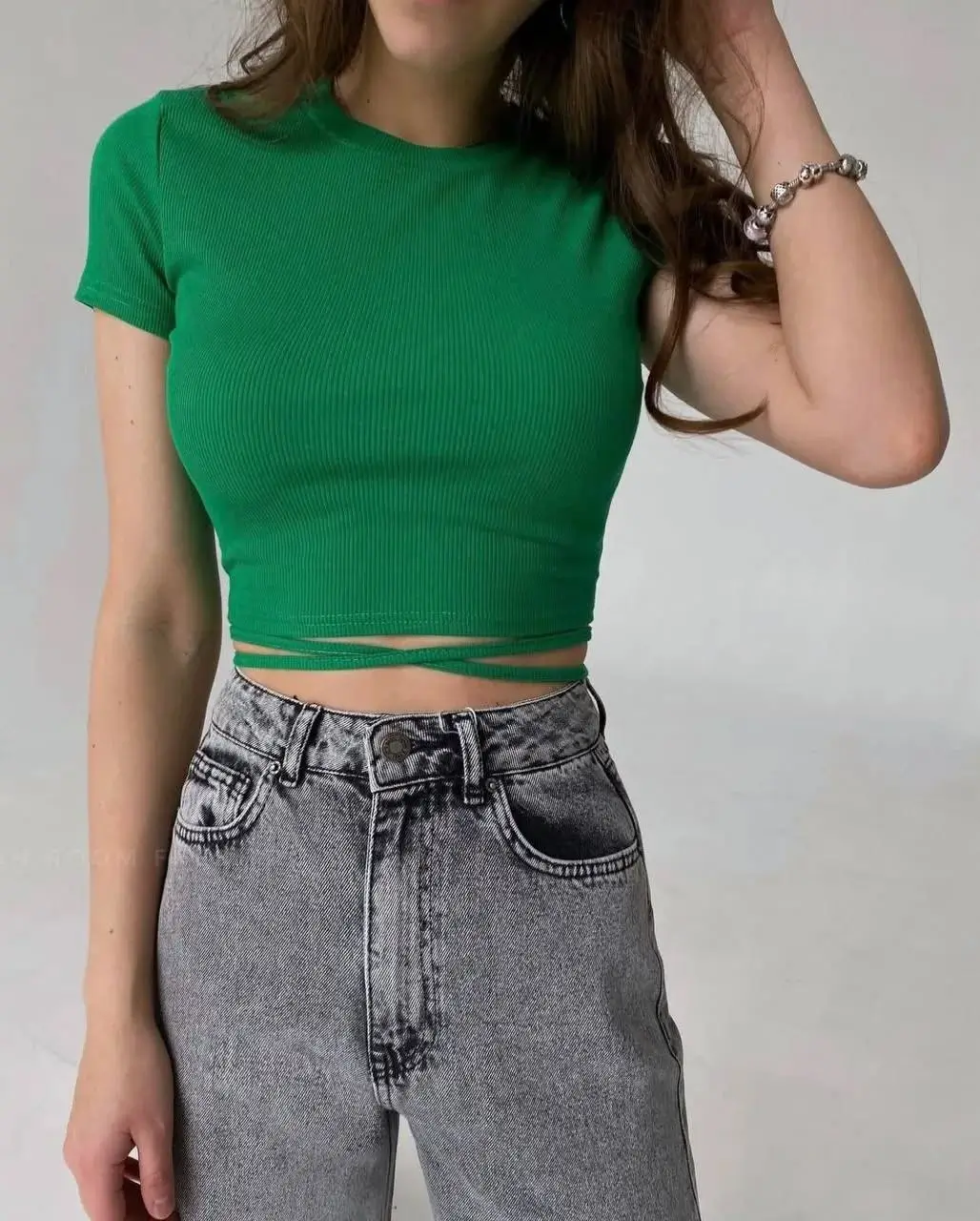 summer crop top outfits 2026 Color Pop Confidence with Denim Balance