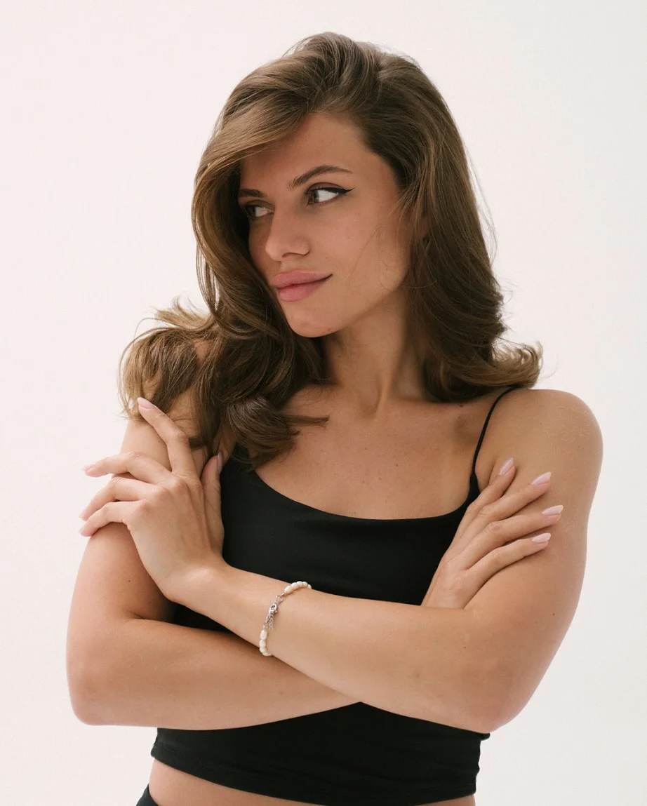 summer espresso brunette hair color for women 2026 Sunlit Espresso Waves with a Natural Lift