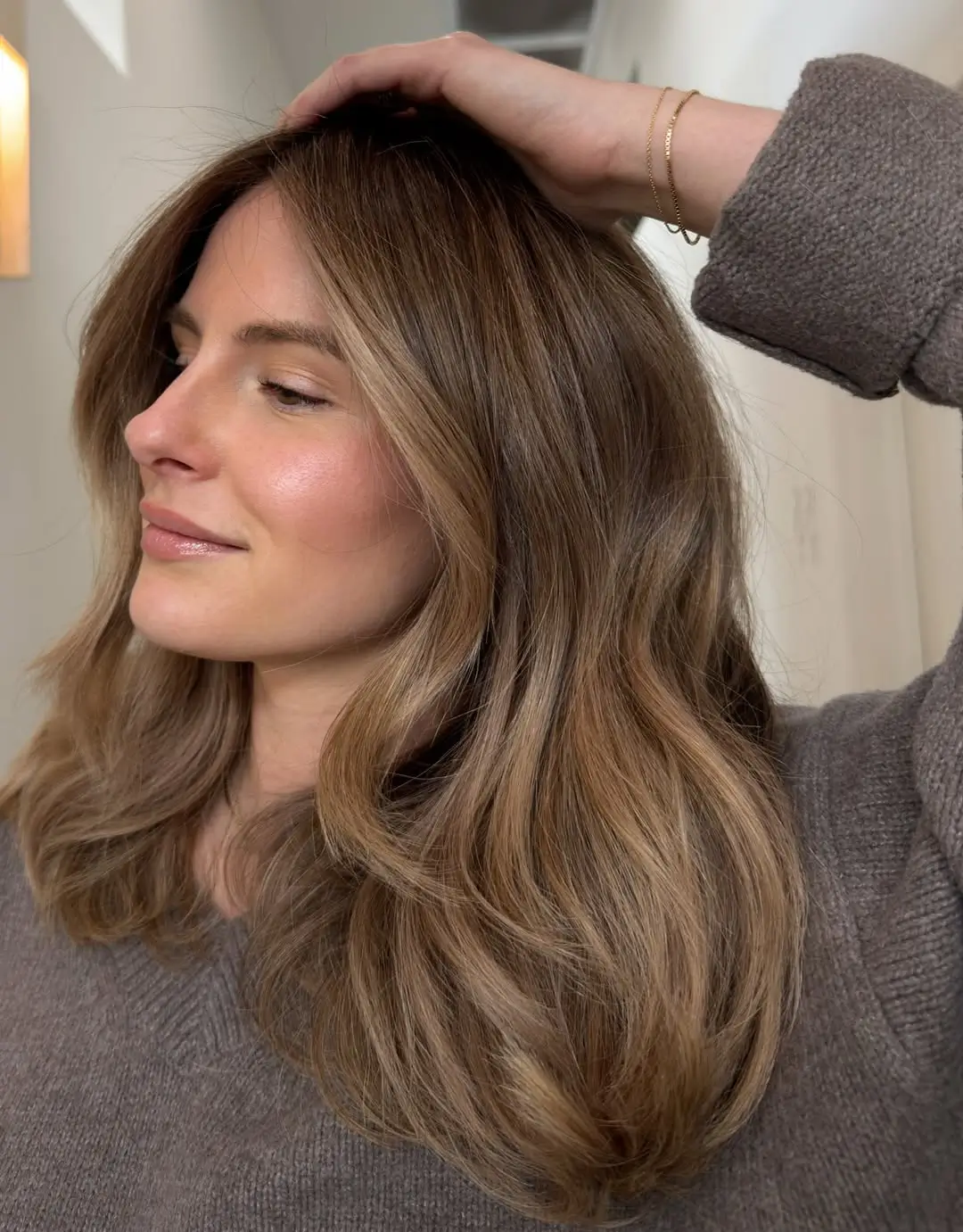 summer hair color ideas for women 2026 Cool Beige Layers with Effortless Movement