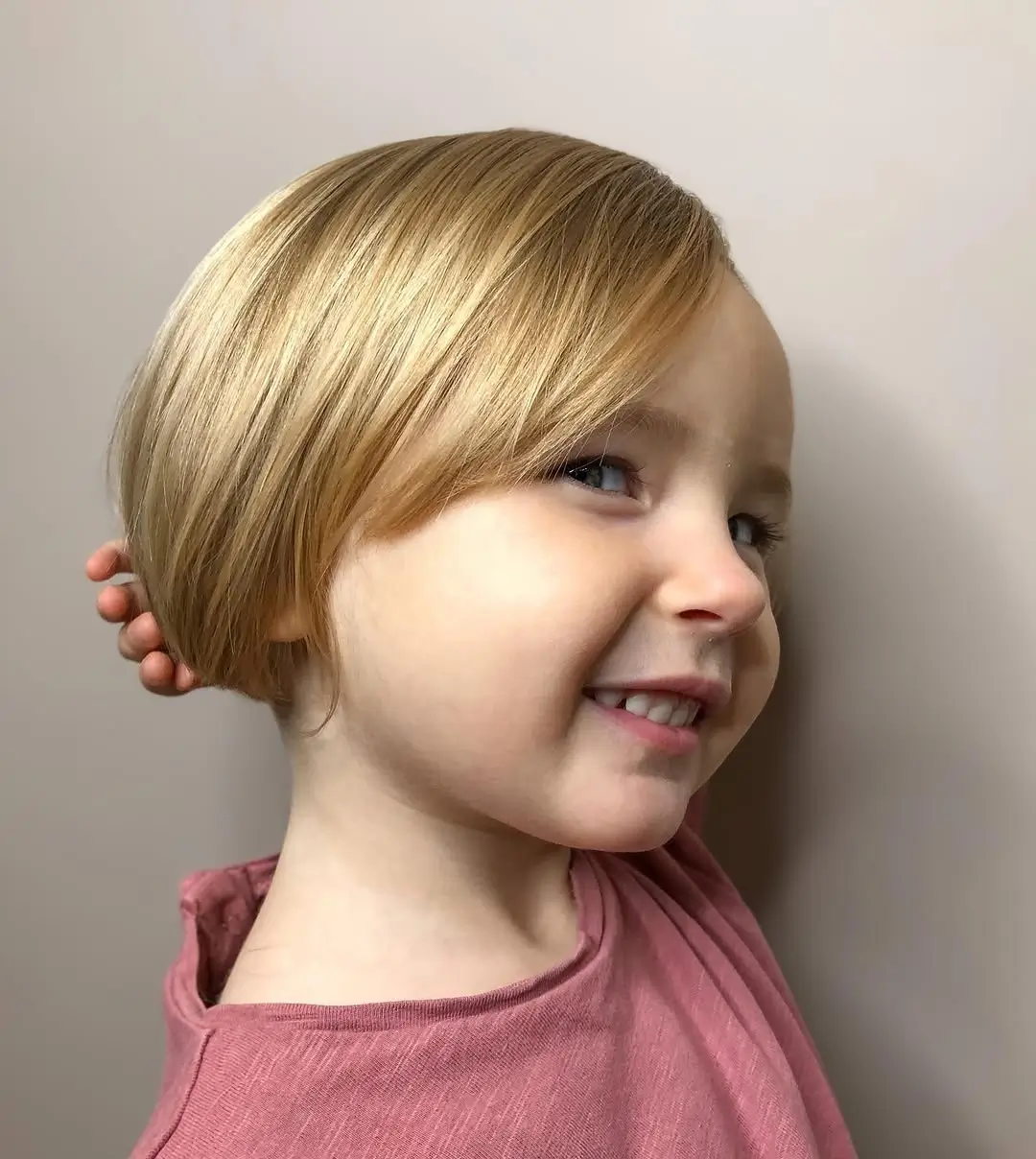 summer haircuts for girls 2026 Soft Pixie Bob for Light and Playful Summer Days