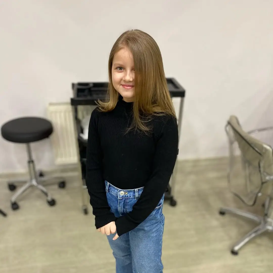 summer haircuts for girls 2026 Effortless Side Part for Everyday Softness