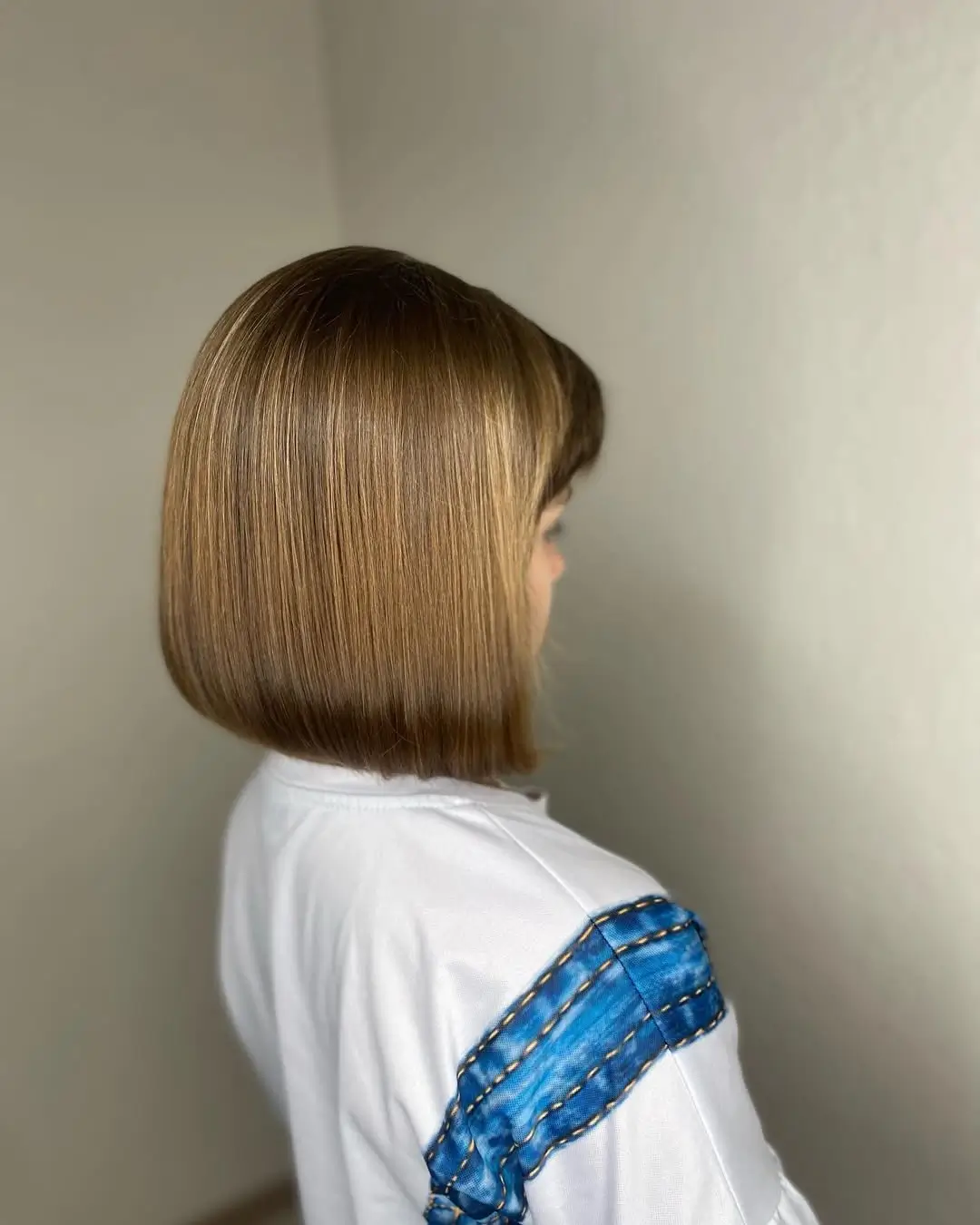 summer haircuts for girls 2026 Classic Blunt Bob with a Polished Finish