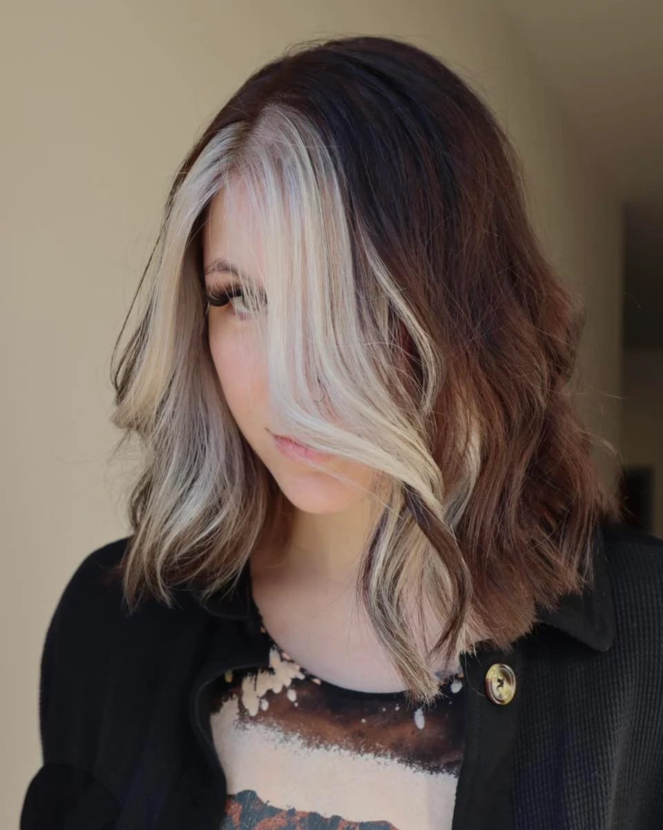 summer money piece hair color for women 2026 Short Contrast Money Piece with Bold Front Blonde