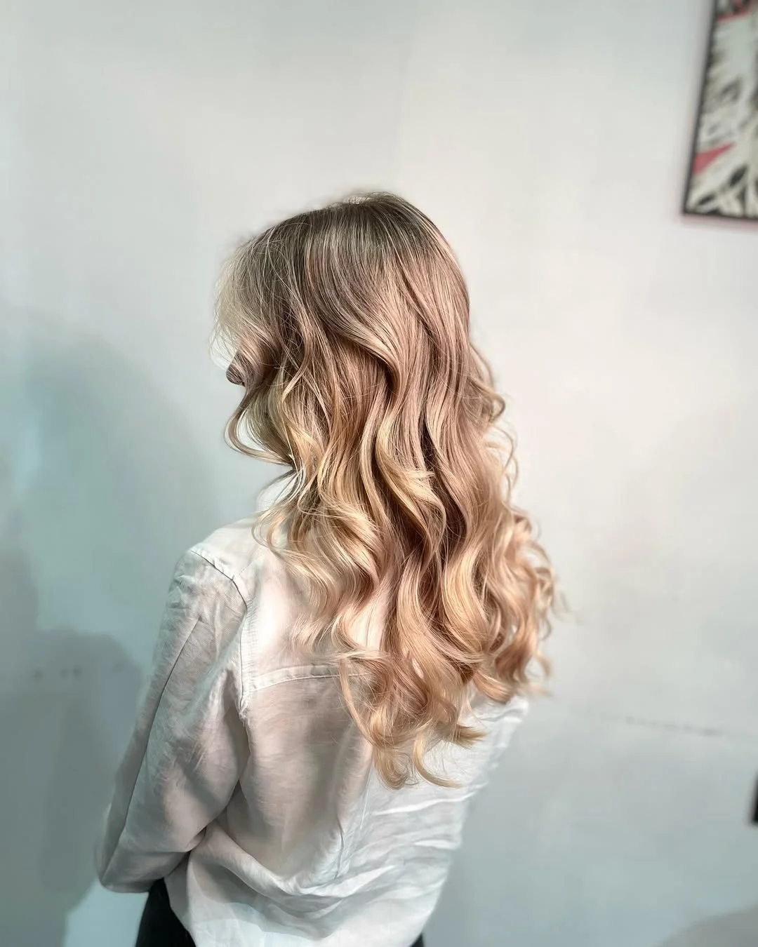 summer strawberry blonde hair color for women 2026 Soft Golden Waves with a Sunlit Strawberry Melt