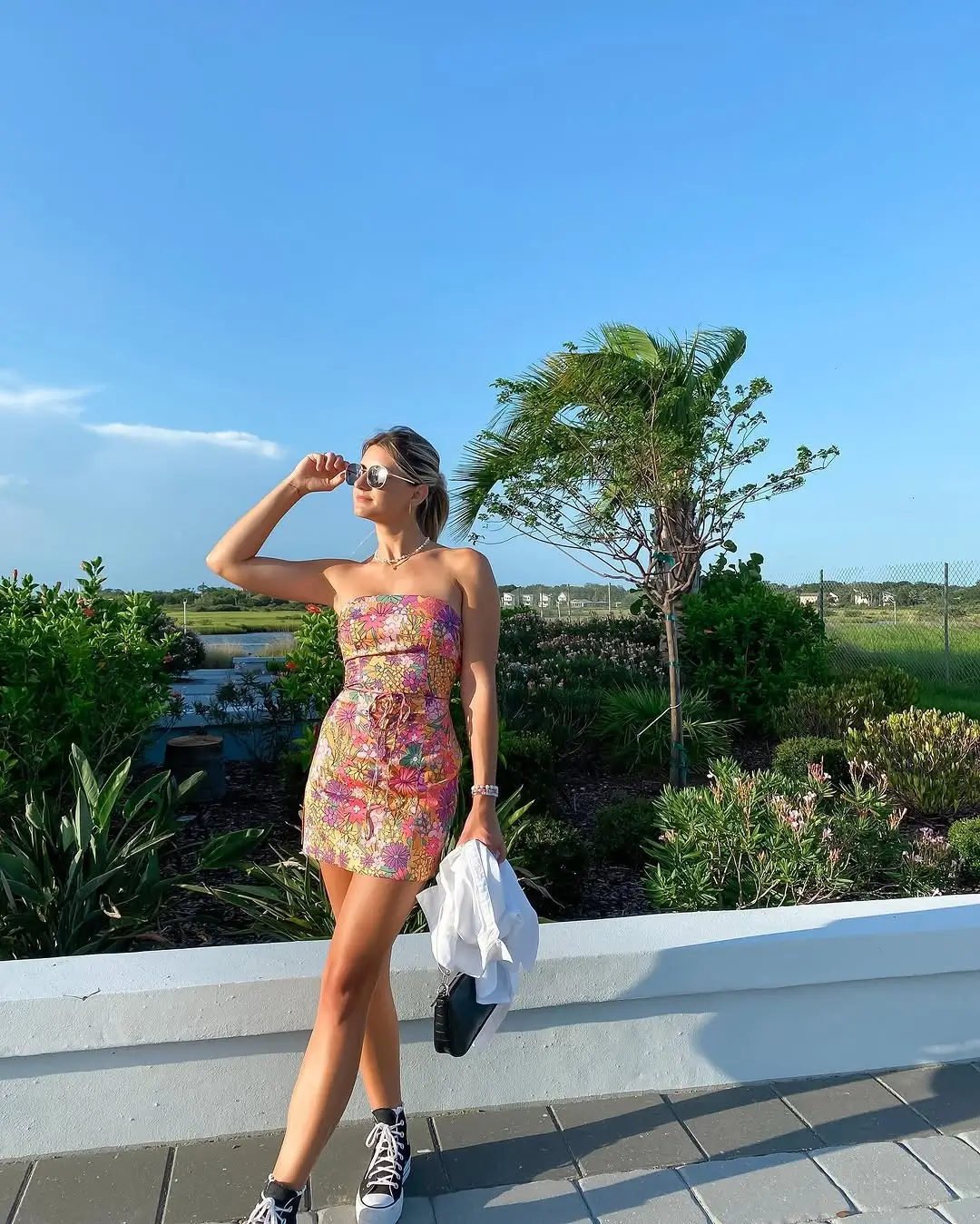 summer sundress outfits 2026 Strapless Print and Sporty Contrast