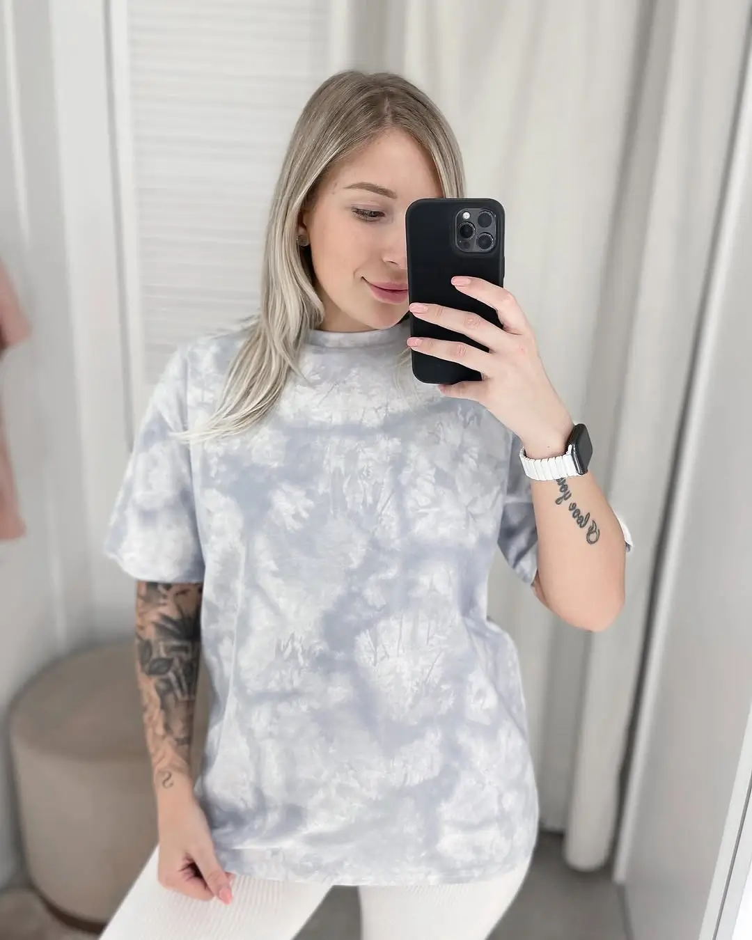 summer t-shirt outfit for women 2026 Soft tie dye in baby blue tones for relaxed days