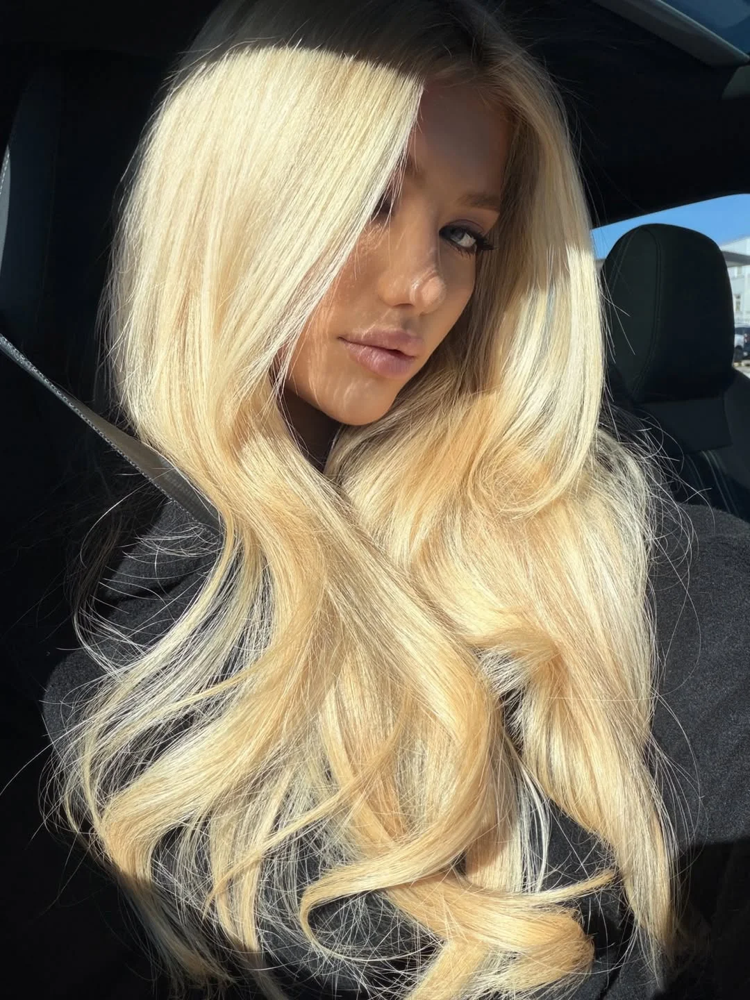 trendy summer haircut 2026 Soft Platinum Length That Feels Almost Weightless