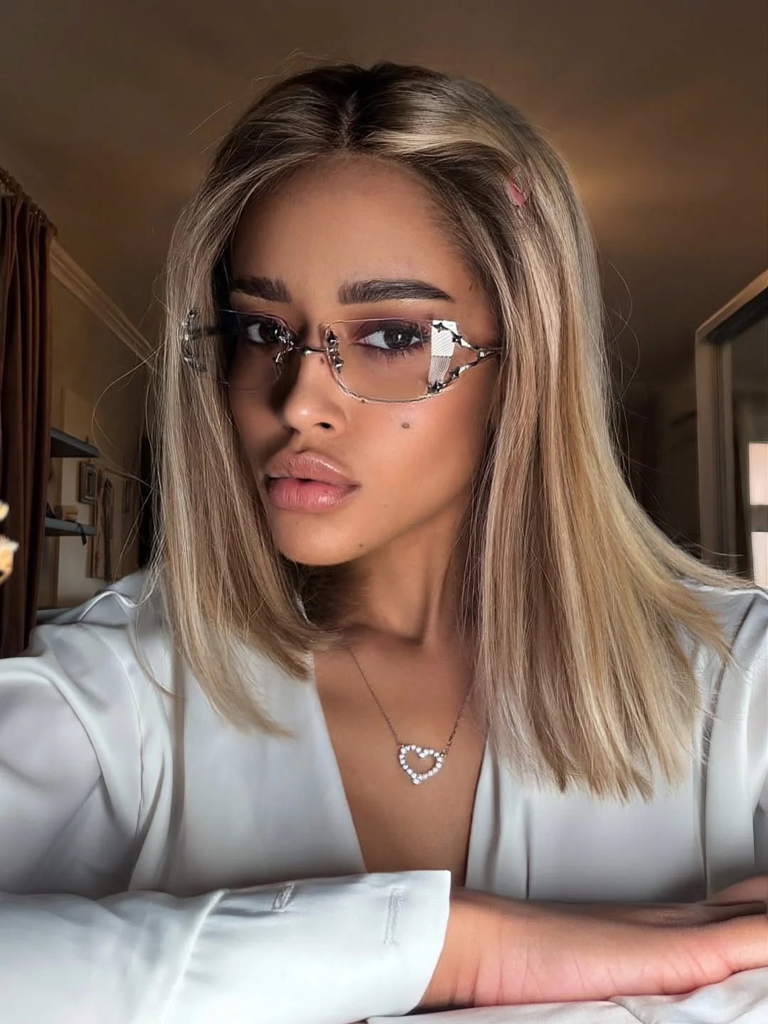 trendy summer haircut 2026 Blunt Blonde Bob With a Soft Edge