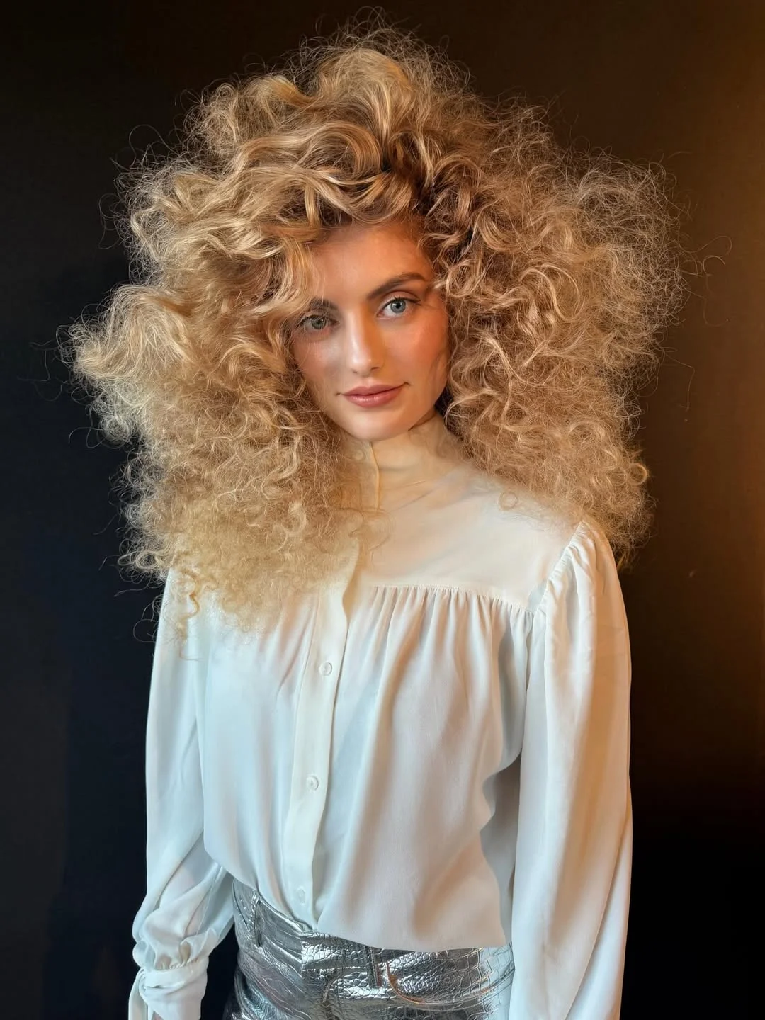 beachy summer wavy hairstyle 2026 Bold Curly Hair Volume with Statement Texture