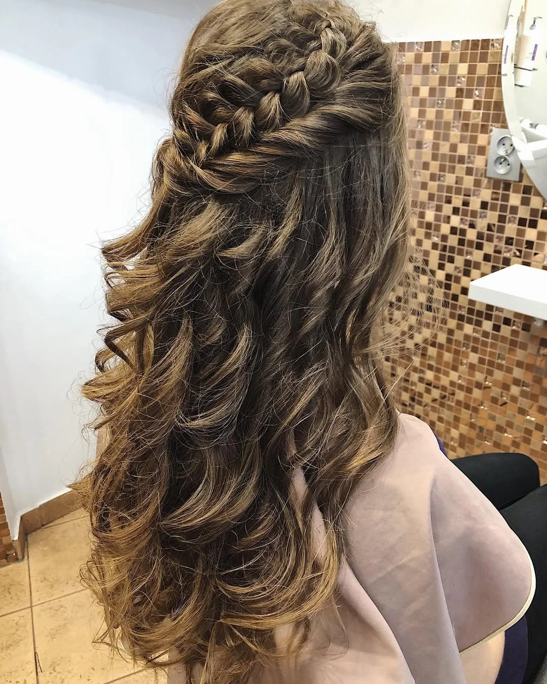 beachy summer wavy hairstyle 2026 Textured Half Up Braided Waves with Dimension