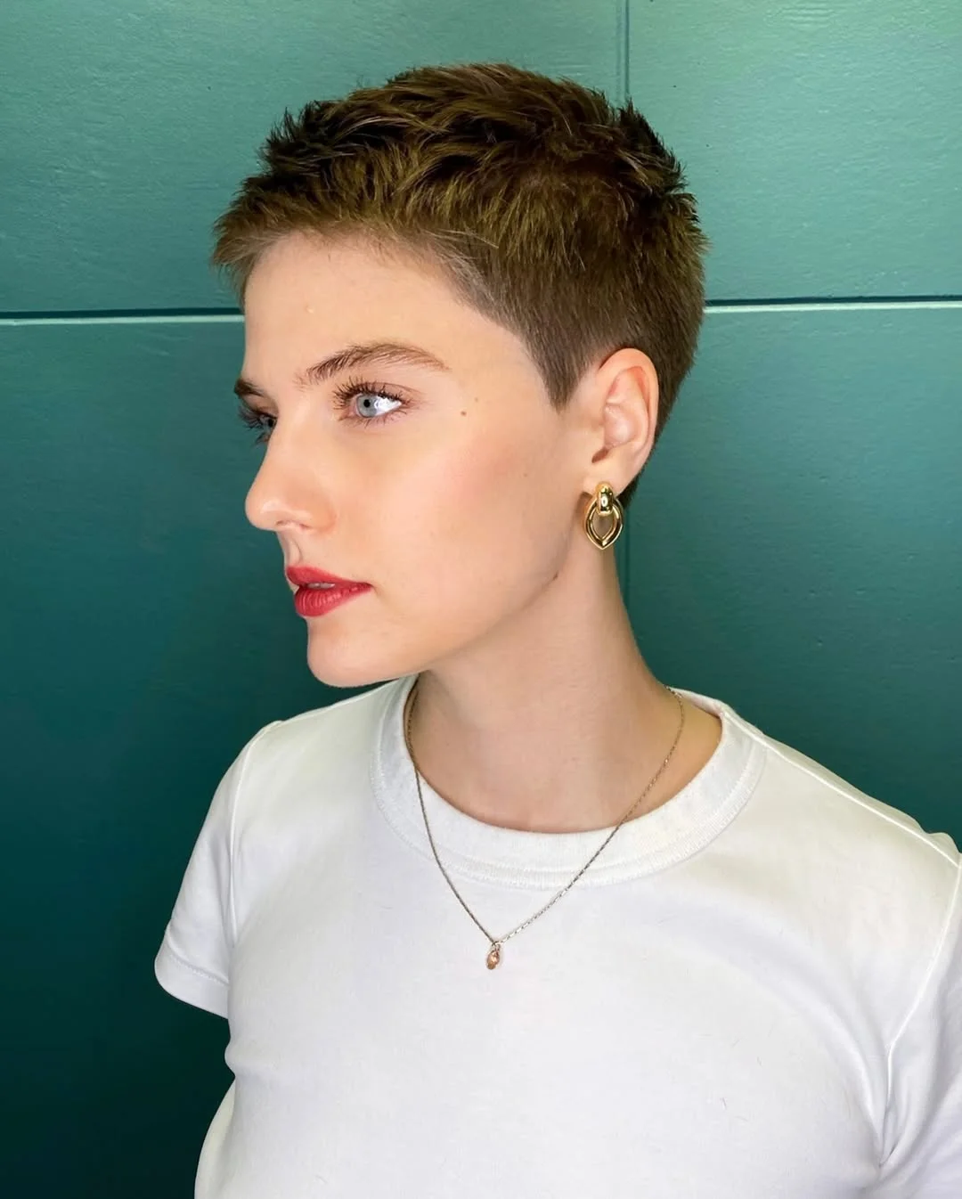 bold summer pixie haircuts 2026 Ultra Clean Cropped Pixie with Sharp Edges