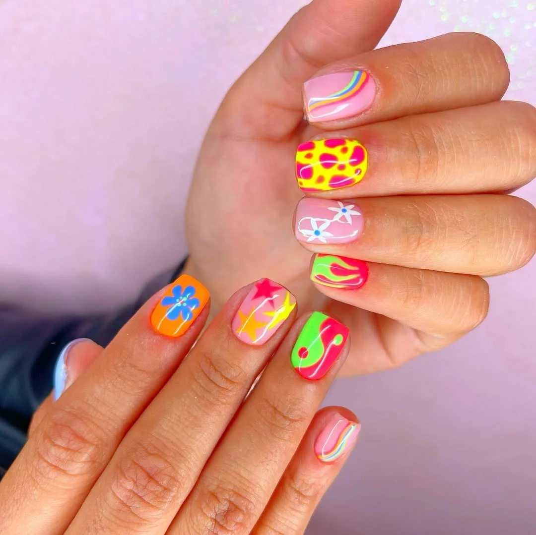 funky summer nails 2026 Retro Pop Art Short Square Nails