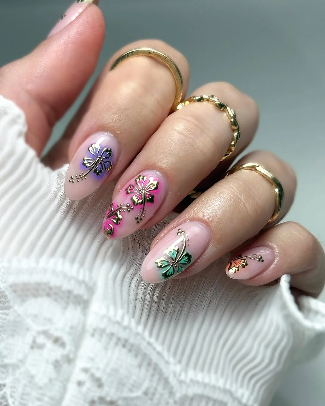 June Nail Colors Ideas 2026 Glossy Butterfly Pink Nails