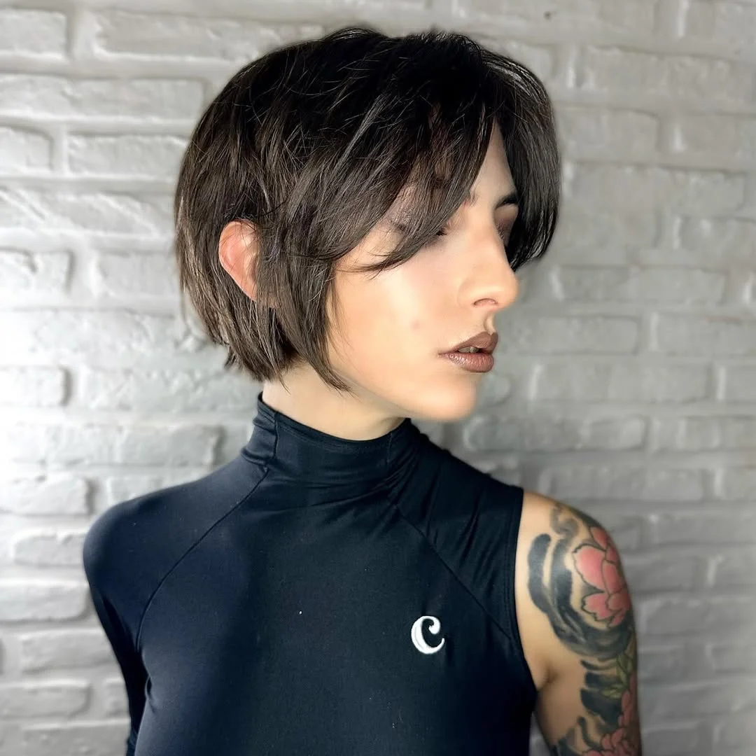 modern summer haircuts for women over 30 2026 Soft Contoured Bob with Face-Framing Layers