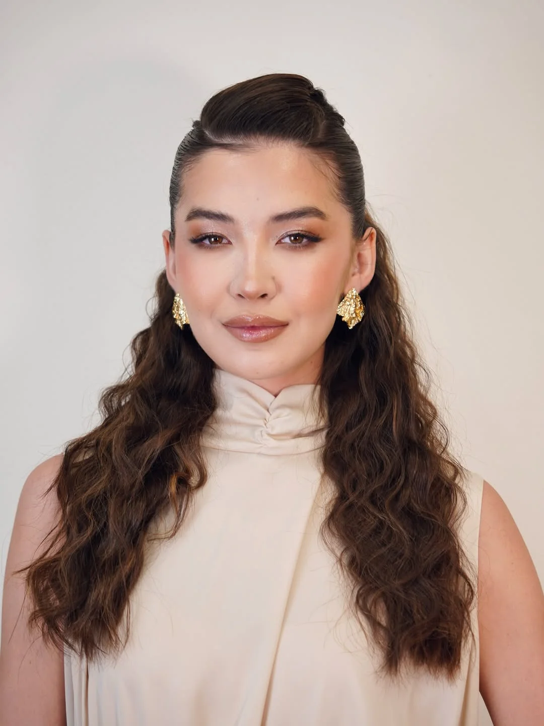 quick summer 5-minute hairstyles 2026 Soft Half-Up Waves With Volume