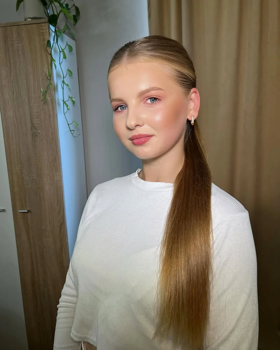 quick summer easy hairstyle 2026 Sleek Low Ponytail for Clean Summer Days