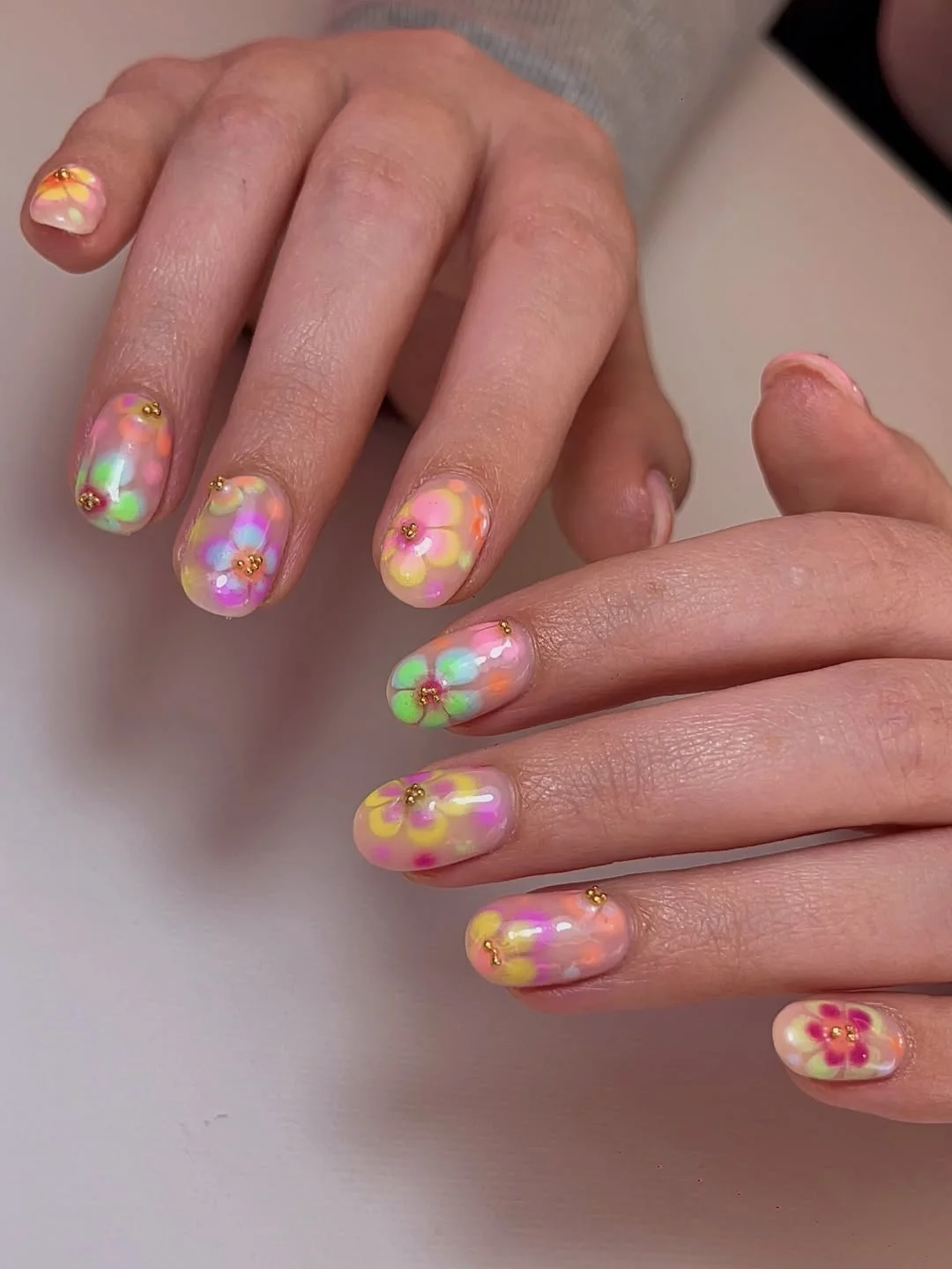 short gel nails summer 2026 Dreamy Pastel Flower Nails With Aura Effect