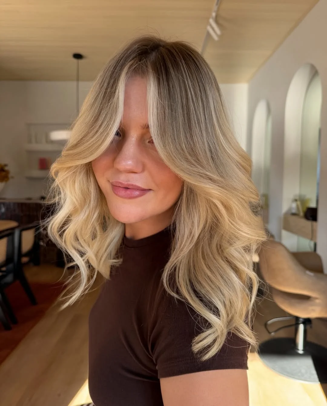 summer honey blonde hair color 2026 Soft Champagne Honey Waves