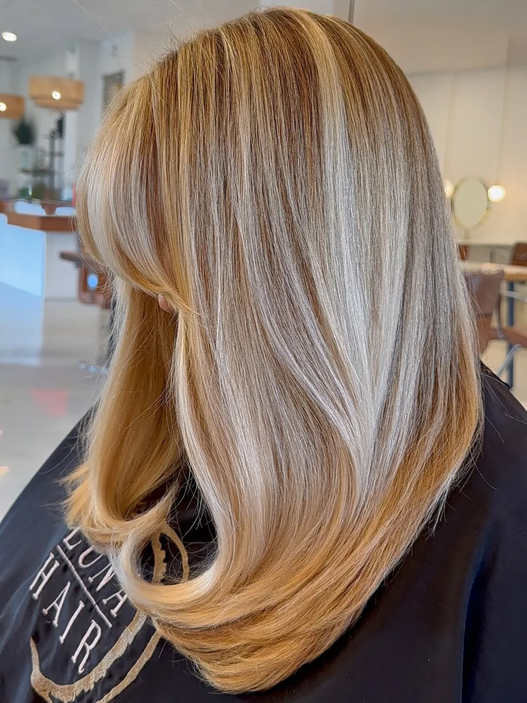 summer honey blonde hair color 2026 Glossy Vanilla Blonde Layers