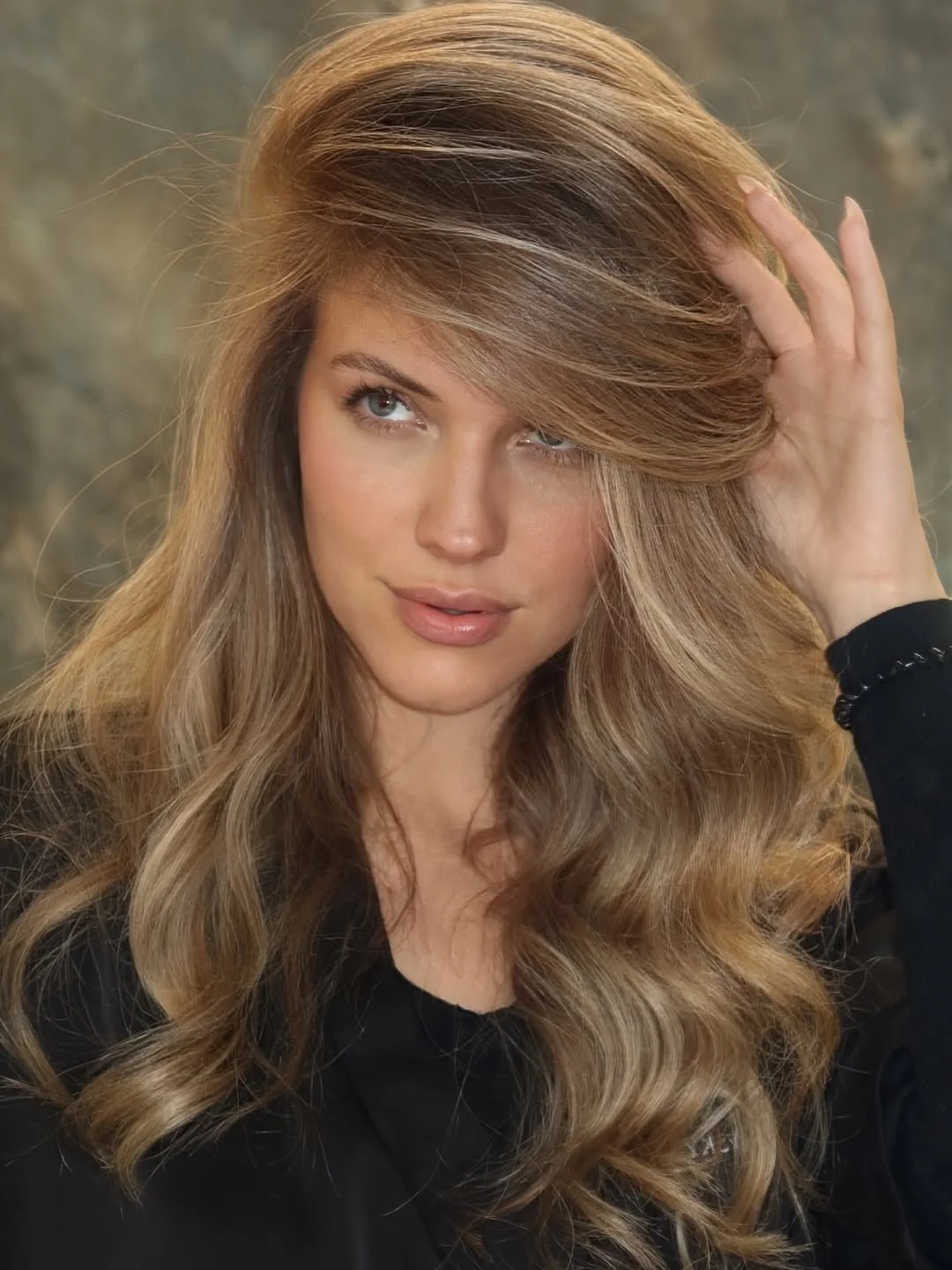 summer honey blonde hair color 2026 Warm Caramel Honey Volume