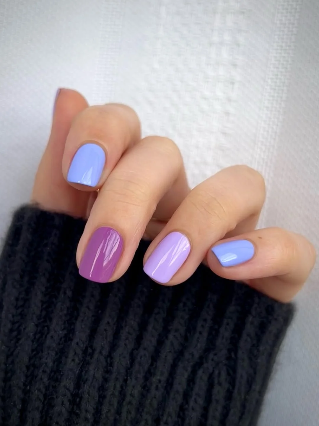 summer short nails ideas 2026 Soft Lavender And Blue Minimal Nails