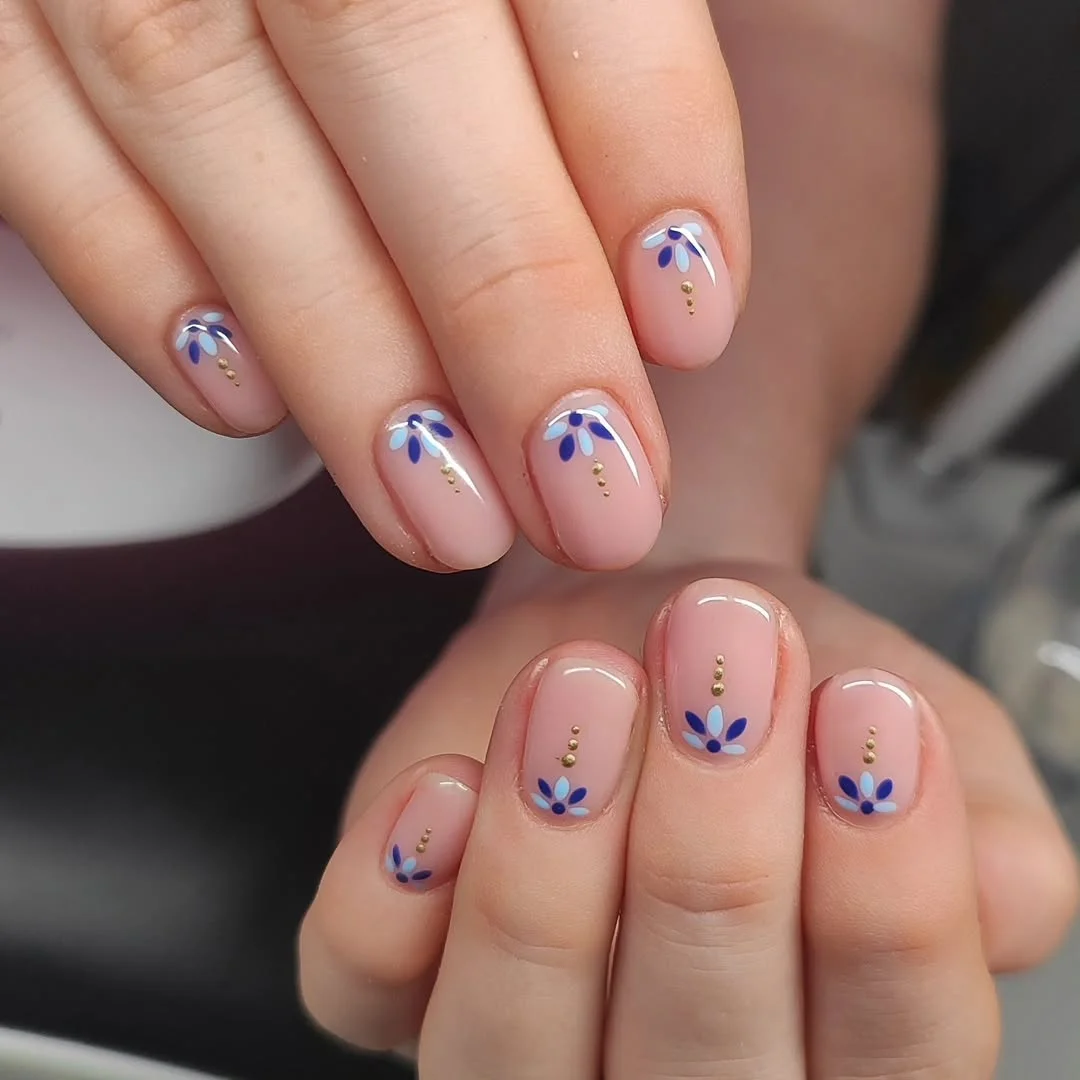 summer short nails ideas 2026 Blue Floral Minimal Short Nails