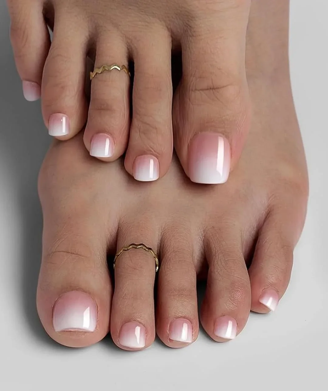 Summer toe nails ideas 2026 Soft Ombre Milky Pink Toes