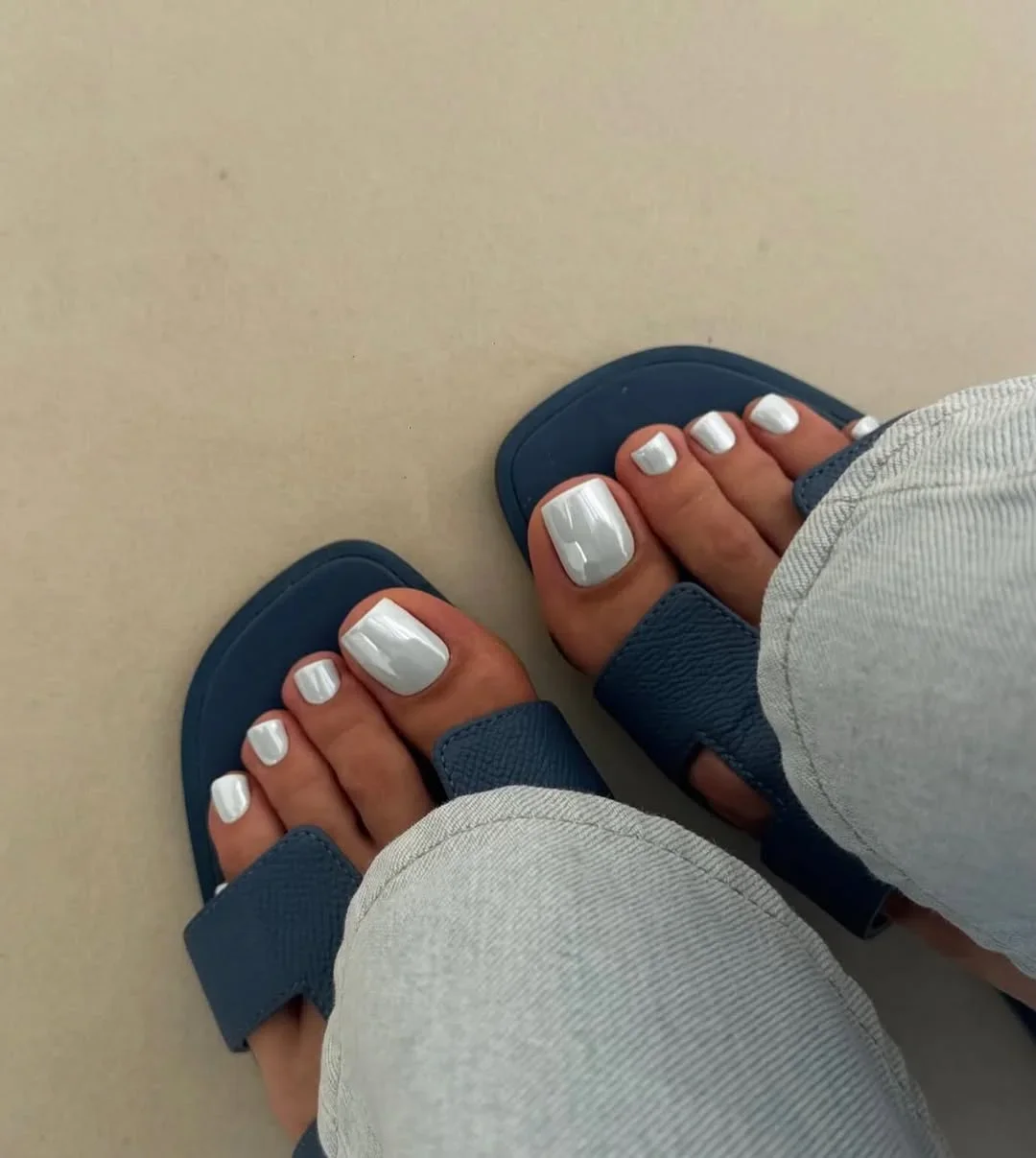 Summer toe nails ideas 2026 Pearl Chrome White Pedicure